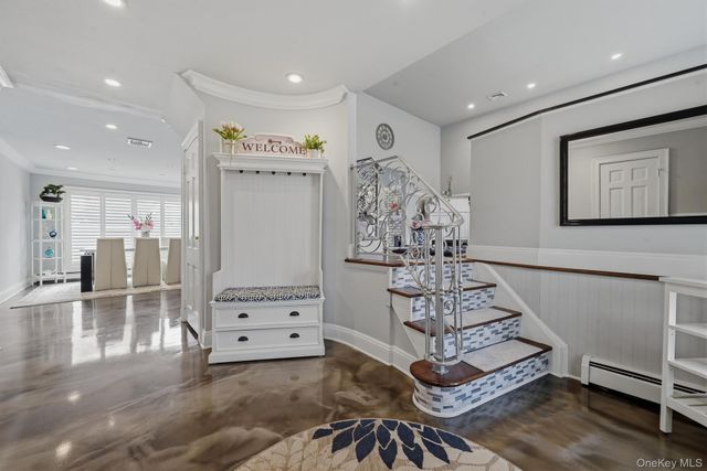 2635 S Seamans Neck Road, Seaford, NY 11783