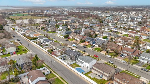 2635 S Seamans Neck Road, Seaford, NY 11783