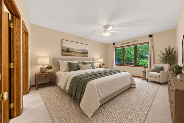 833 Southcross Drive E, Burnsville, MN 55306