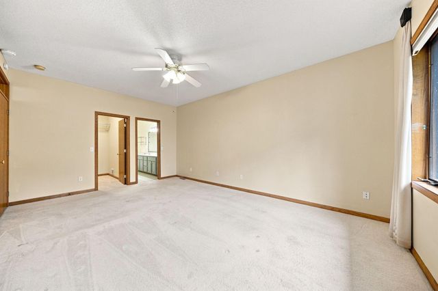 833 Southcross Drive E, Burnsville, MN 55306
