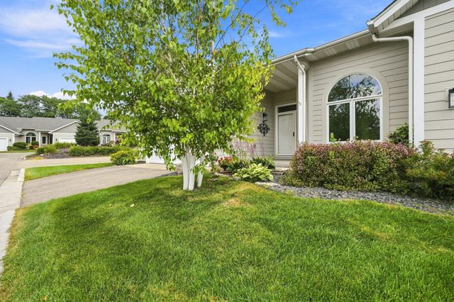 833 Southcross Drive E, Burnsville, MN 55306
