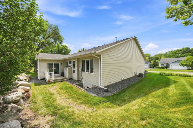 833 Southcross Drive E, Burnsville, MN 55306