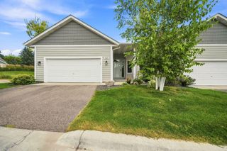 833 Southcross Drive E, Burnsville, MN 55306