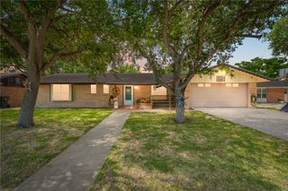 10637 Westwood Dr, Corpus Christi, TX 78410