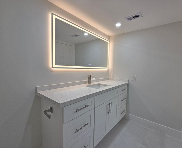 14460 Strathmore Lane 307, Delray Beach, FL 33446