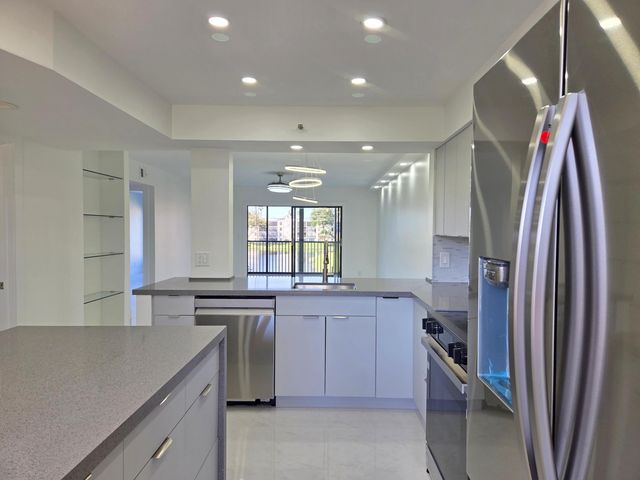14460 Strathmore Lane 307, Delray Beach, FL 33446