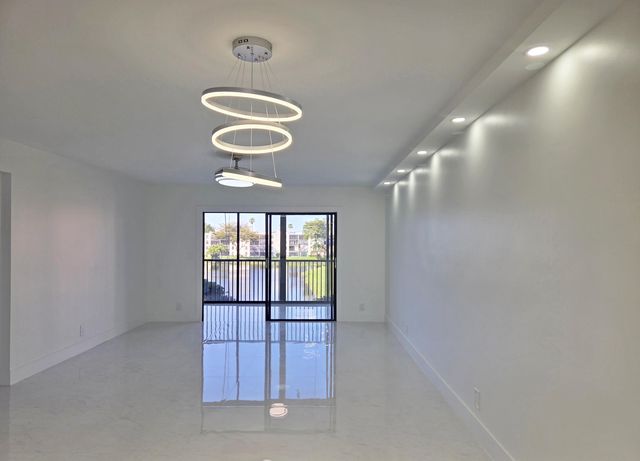 14460 Strathmore Lane 307, Delray Beach, FL 33446