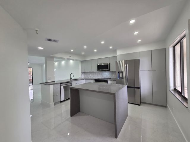 14460 Strathmore Lane 307, Delray Beach, FL 33446