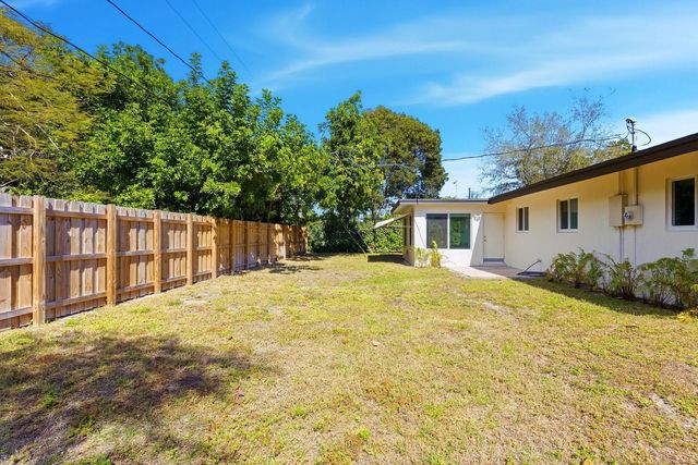 861 NE 9th Avenue, Pompano Beach, FL 33060