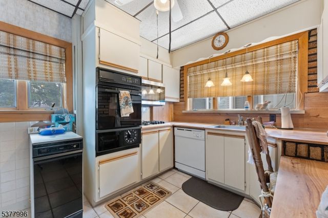 401 Brookside Pl, Garwood Boro, NJ 07027