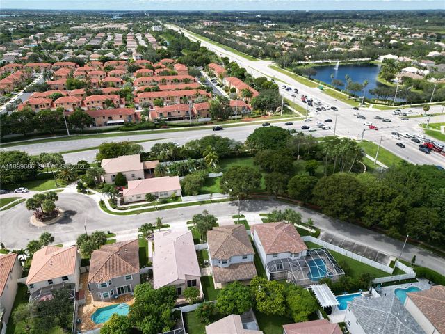 2271 NW 159th Ave, Pembroke Pines, FL 33028
