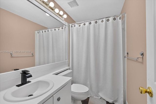 7102 Woodmont Way, Tamarac, FL 33321