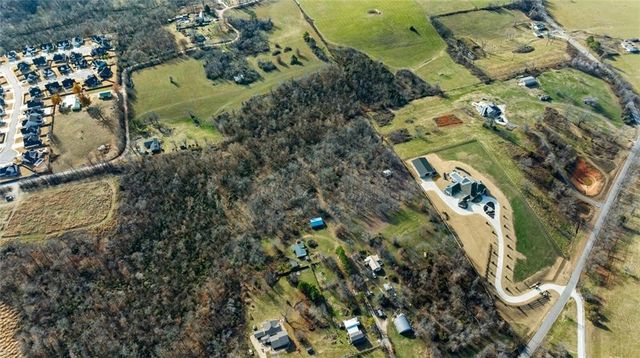 Wallis Road, Cave Springs, AR 72718