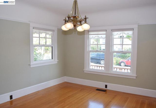 2860 Jackson St, Alameda, CA 94501