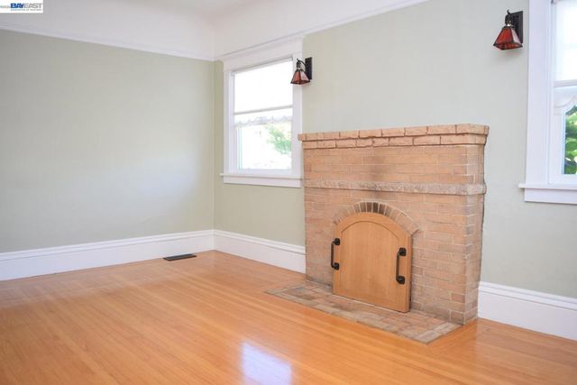 2860 Jackson St, Alameda, CA 94501