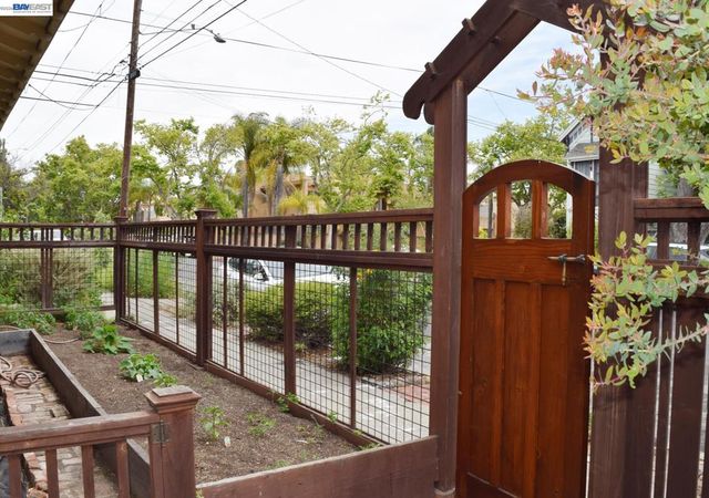 2860 Jackson St, Alameda, CA 94501