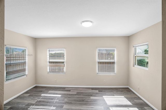 212 SW 11th St, Dania Beach, FL 33004