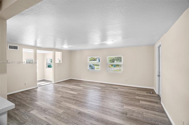 212 SW 11th St, Dania Beach, FL 33004