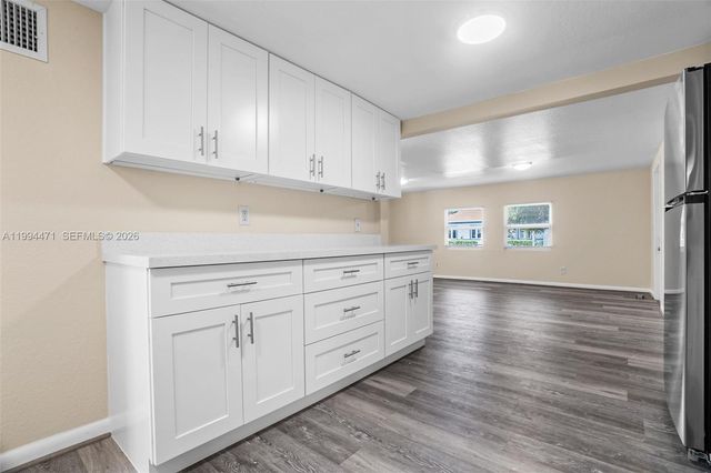 212 SW 11th St, Dania Beach, FL 33004