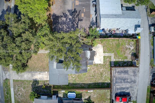 212 SW 11th St, Dania Beach, FL 33004