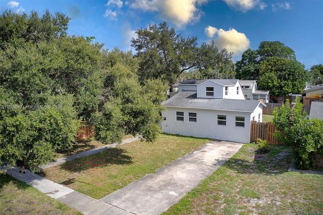 212 SW 11th St, Dania Beach, FL 33004