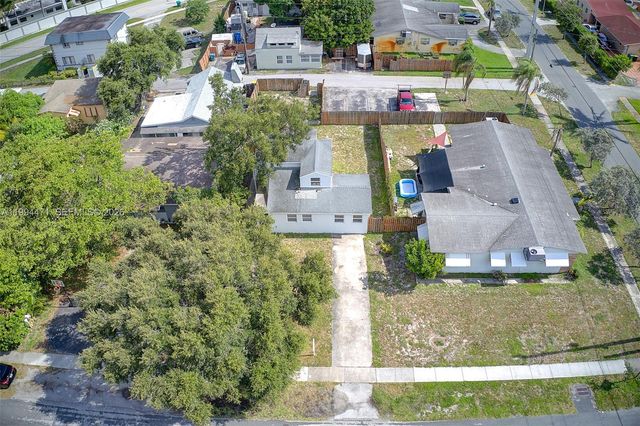 212 SW 11th St, Dania Beach, FL 33004