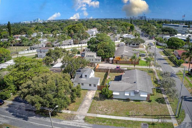 212 SW 11th St, Dania Beach, FL 33004