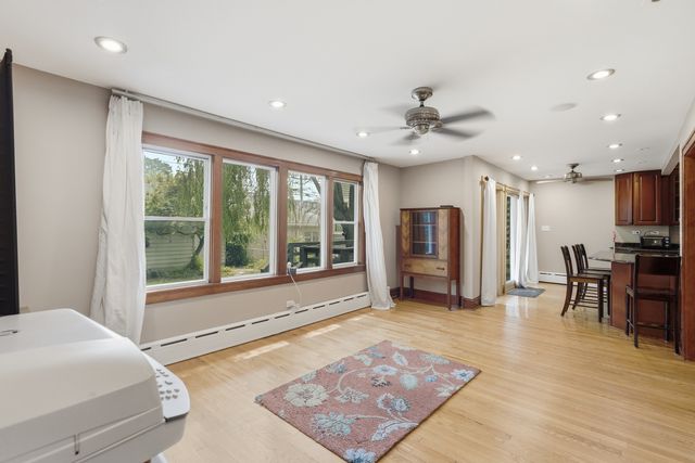 3829 W Addison Street, Chicago, IL 60618