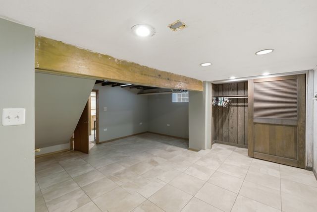 3829 W Addison Street, Chicago, IL 60618