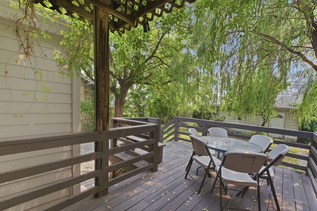 3829 W Addison Street, Chicago, IL 60618
