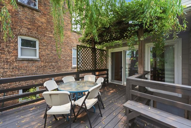 3829 W Addison Street, Chicago, IL 60618