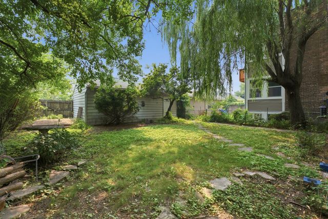 3829 W Addison Street, Chicago, IL 60618