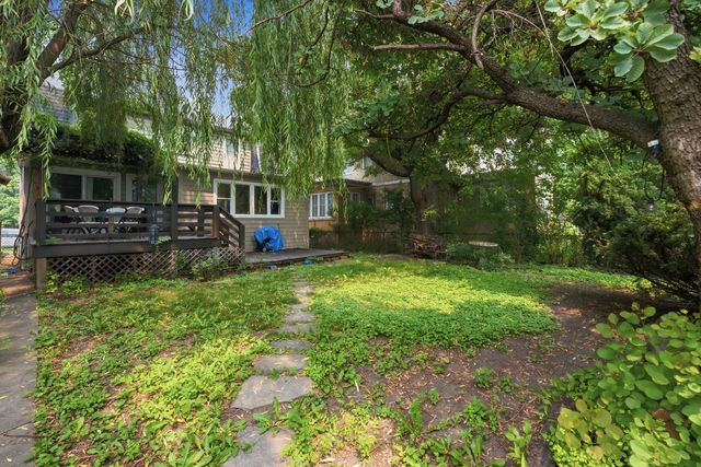 3829 W Addison Street, Chicago, IL 60618