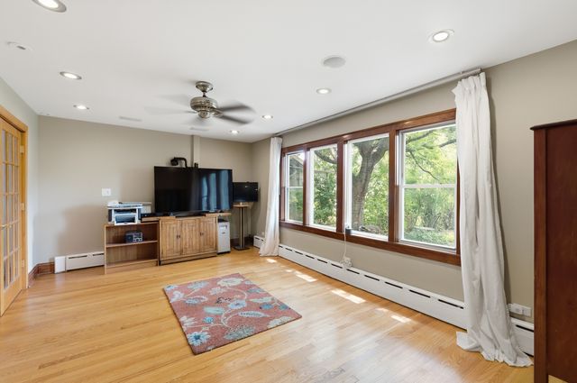 3829 W Addison Street, Chicago, IL 60618