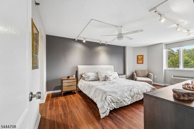 10 Smith Manor Blvd 424, West Orange Twp., NJ 07052