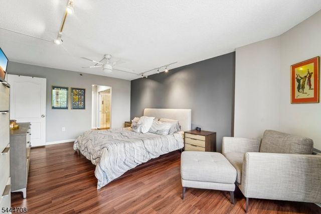 10 Smith Manor Blvd 424, West Orange Twp., NJ 07052