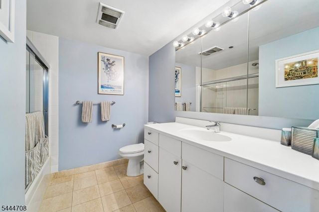 10 Smith Manor Blvd 424, West Orange Twp., NJ 07052