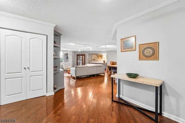 10 Smith Manor Blvd 424, West Orange Twp., NJ 07052