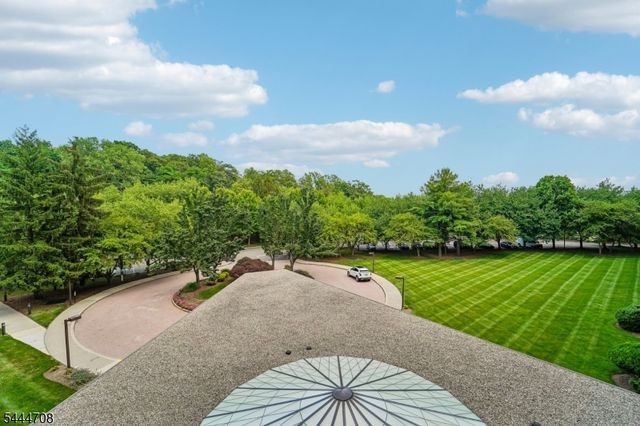 10 Smith Manor Blvd 424, West Orange Twp., NJ 07052