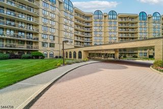 10 Smith Manor Blvd 424, West Orange Twp., NJ 07052