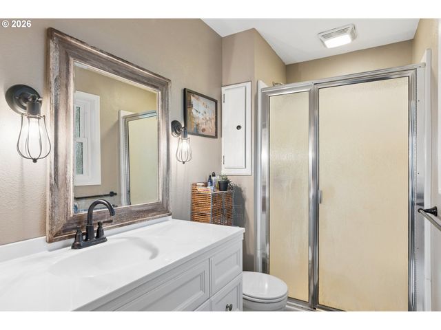 19558 Sw LEBEAU Rd, Sherwood, OR 97140