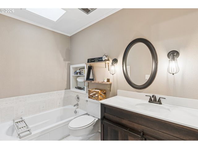19558 Sw LEBEAU Rd, Sherwood, OR 97140