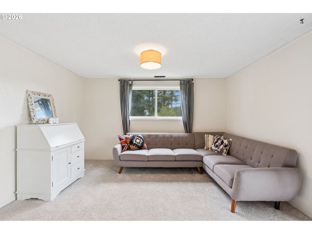 19558 Sw LEBEAU Rd, Sherwood, OR 97140
