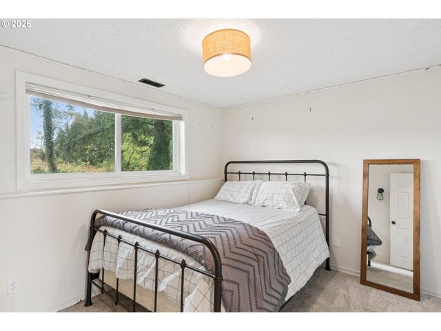 19558 Sw LEBEAU Rd, Sherwood, OR 97140