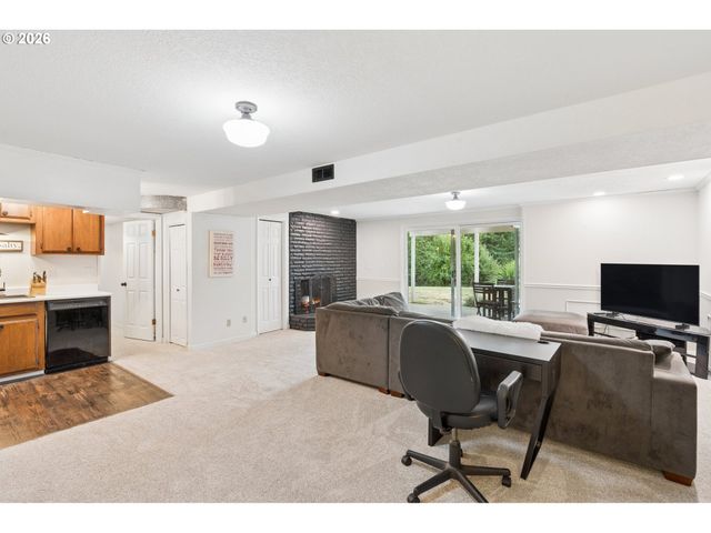 19558 Sw LEBEAU Rd, Sherwood, OR 97140