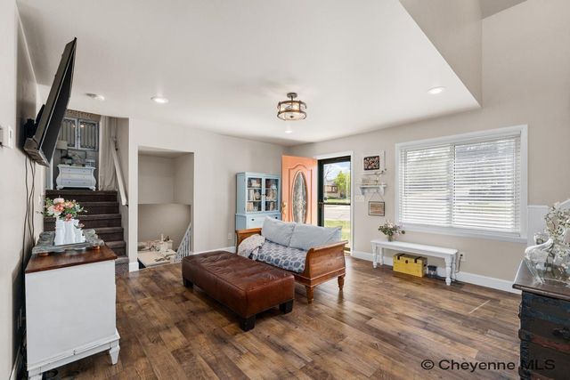 1151 LONG VALLEY RD, Cheyenne, WY 82001