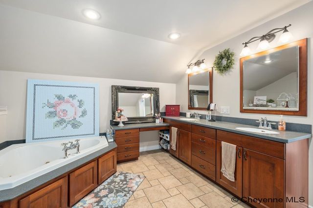 1151 LONG VALLEY RD, Cheyenne, WY 82001