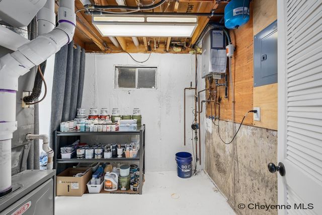 1151 LONG VALLEY RD, Cheyenne, WY 82001
