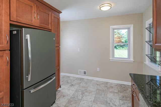 4 Park Ln, Franklin Twp., NJ 08540