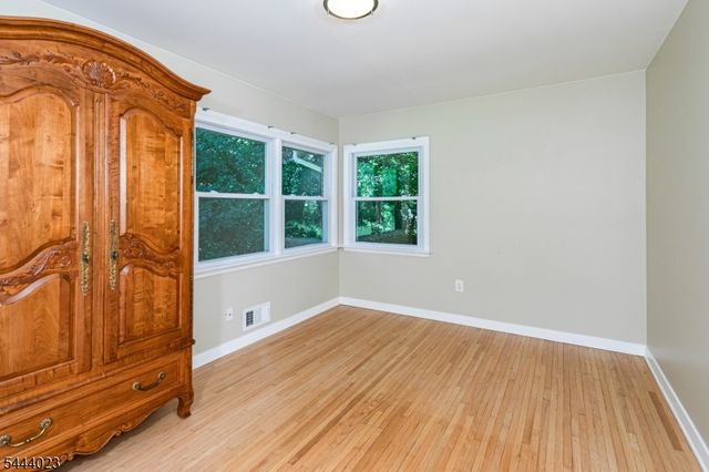 4 Park Ln, Franklin Twp., NJ 08540